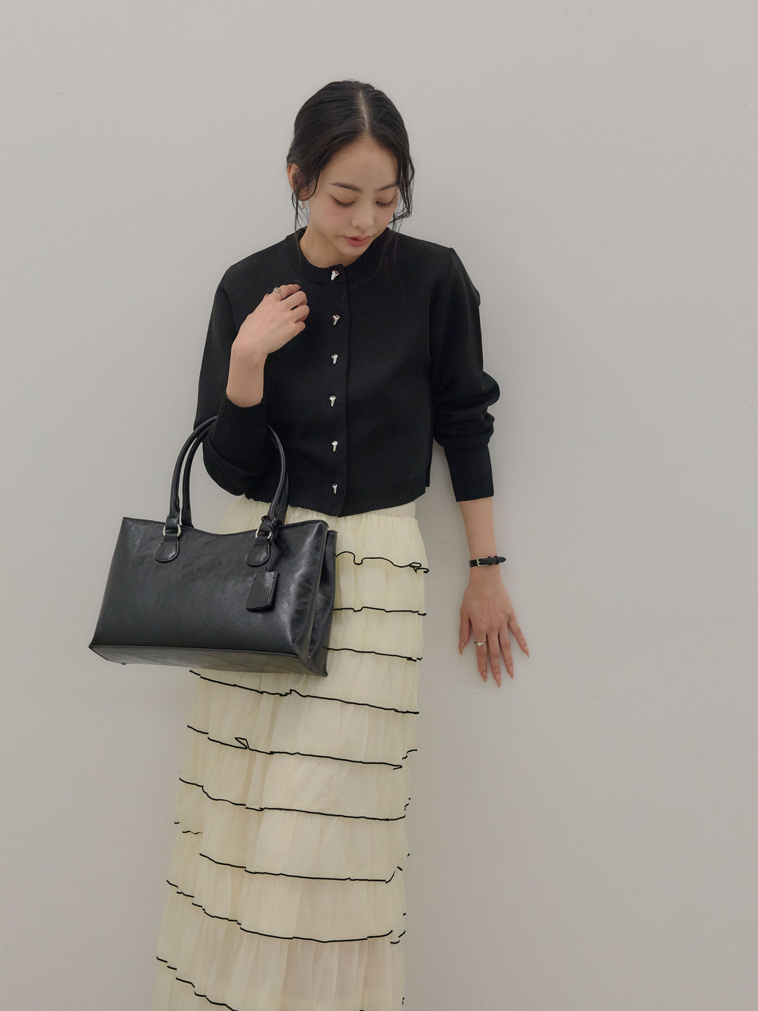 【SET】シルバーボタンコンパクトニットカーディガン+バイカラーフリルチュールスカート(2set)