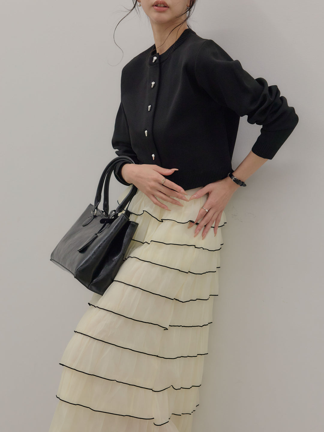 【SET】シルバーボタンコンパクトニットカーディガン+バイカラーフリルチュールスカート(2set)