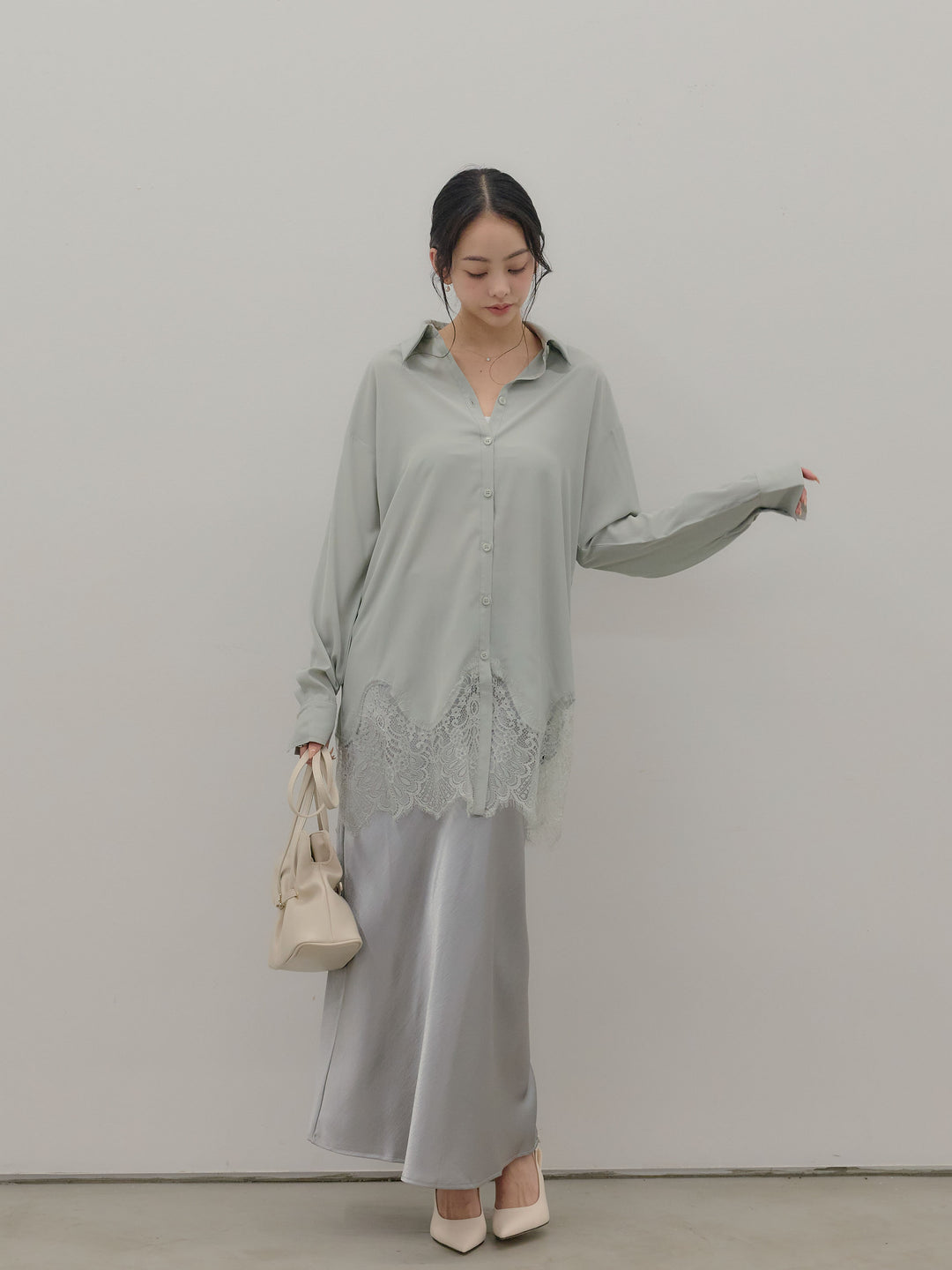 裾レースグロッシーシャツチュニック