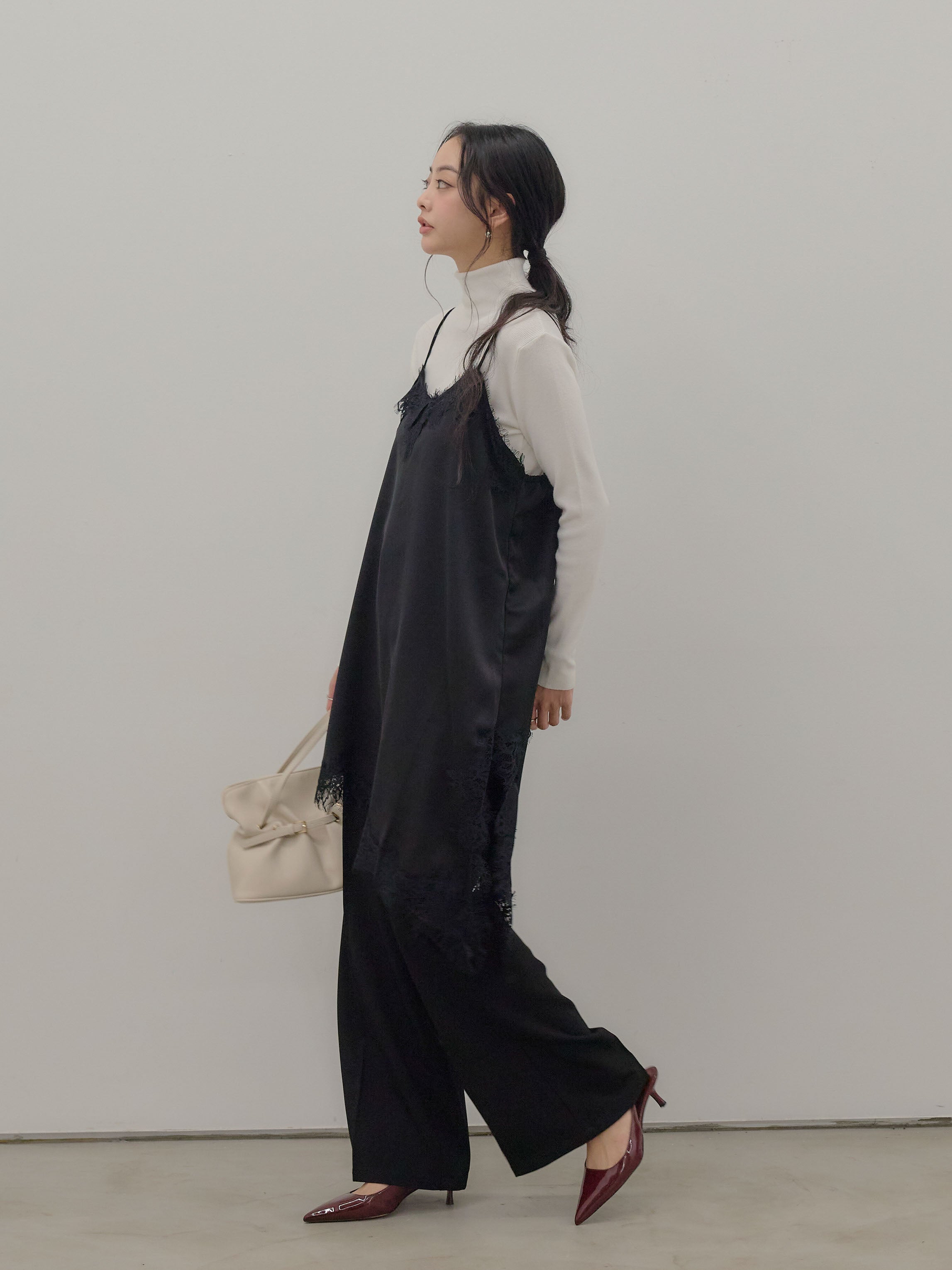 アシンメトリーサテンレースキャミソール – nairo