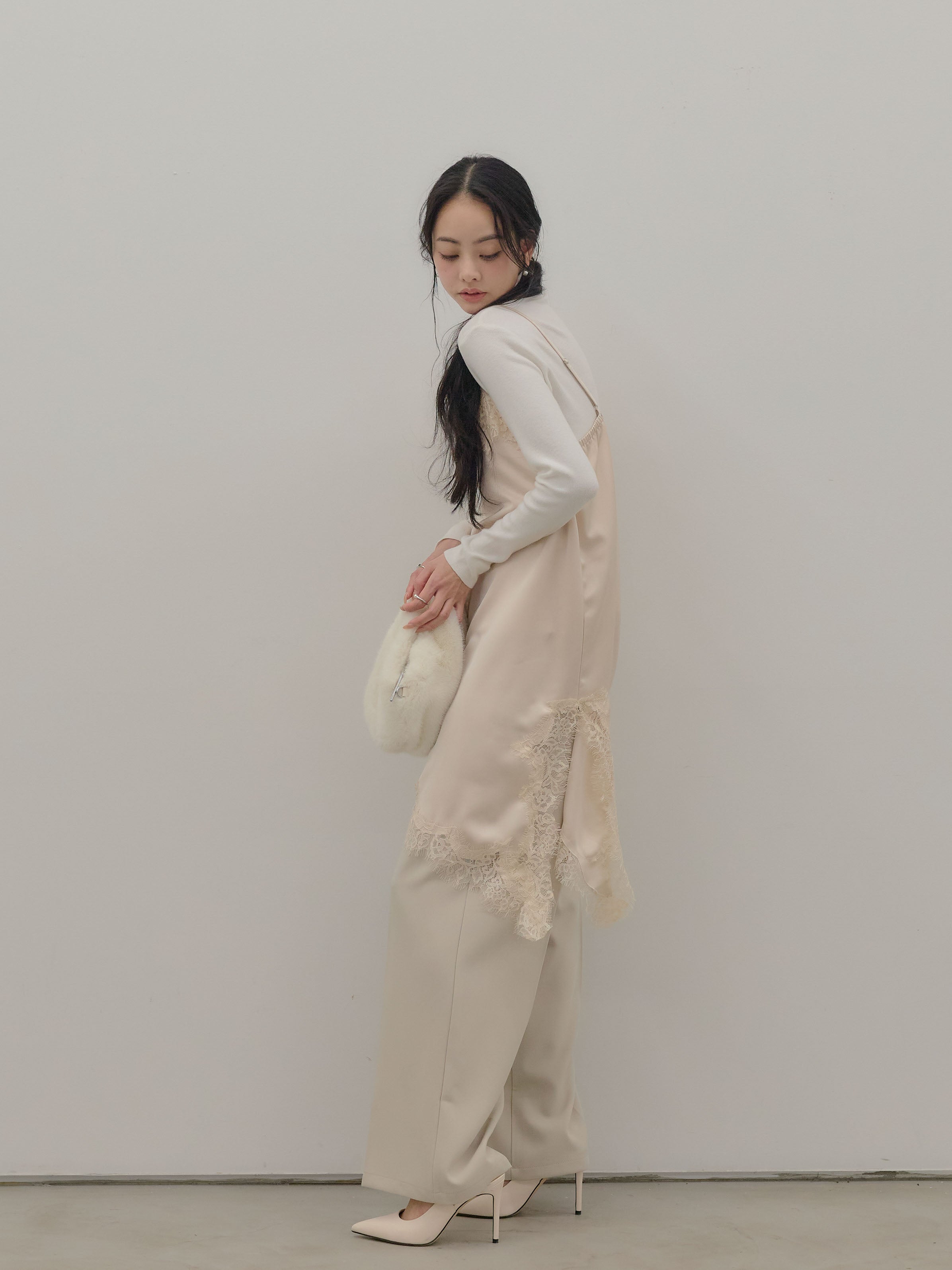 フェレナ　リフトキャミソール　ベージュ　Mサイズ レースレディース Lace Ladies サテンキャミソール （ベージュ