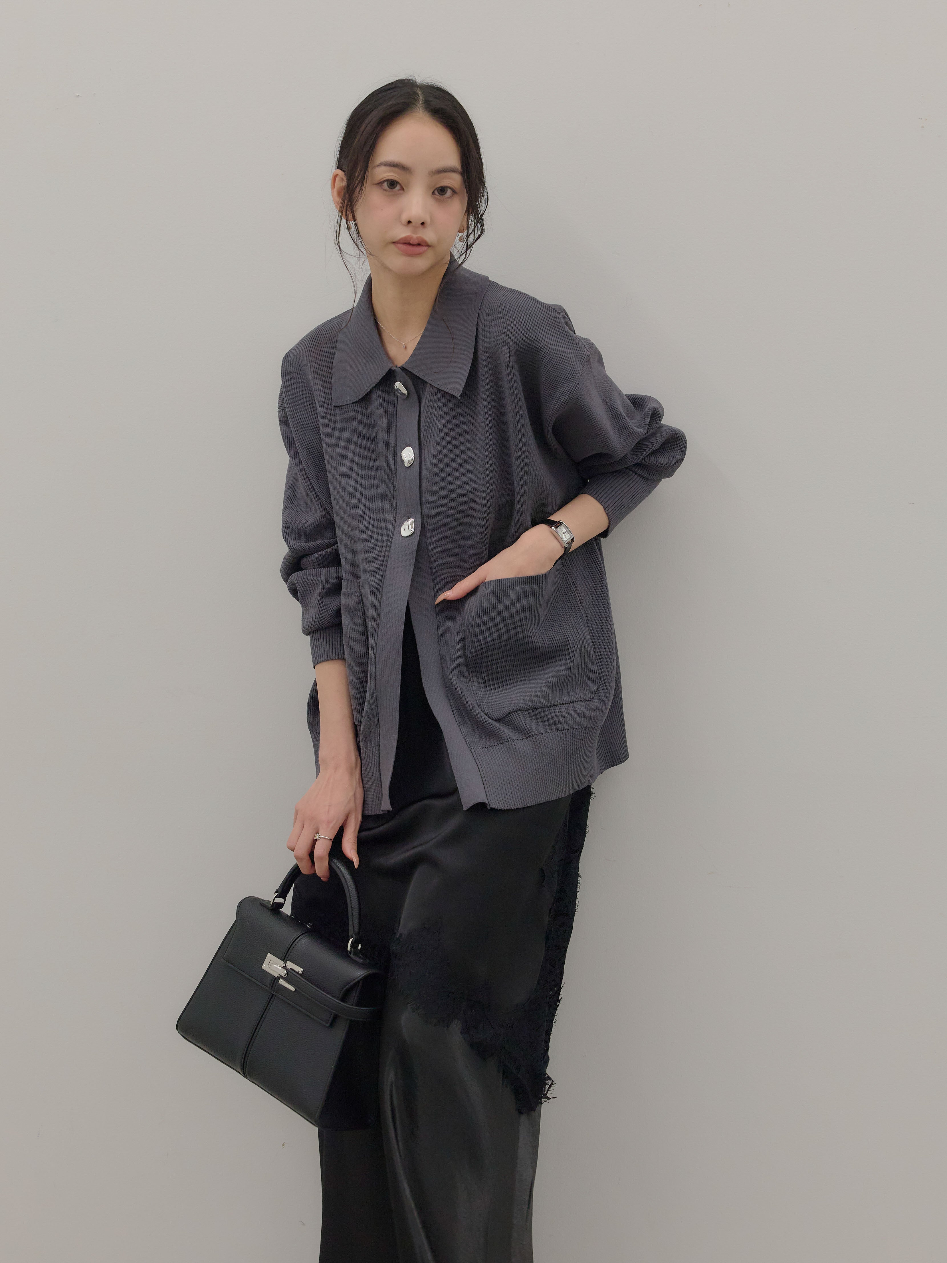 mariri ニコアンド ニマイハギキリカエカットソー チャコールグレー niko and（ニコアンド）の「フリルアソートプリントTシャツ（T