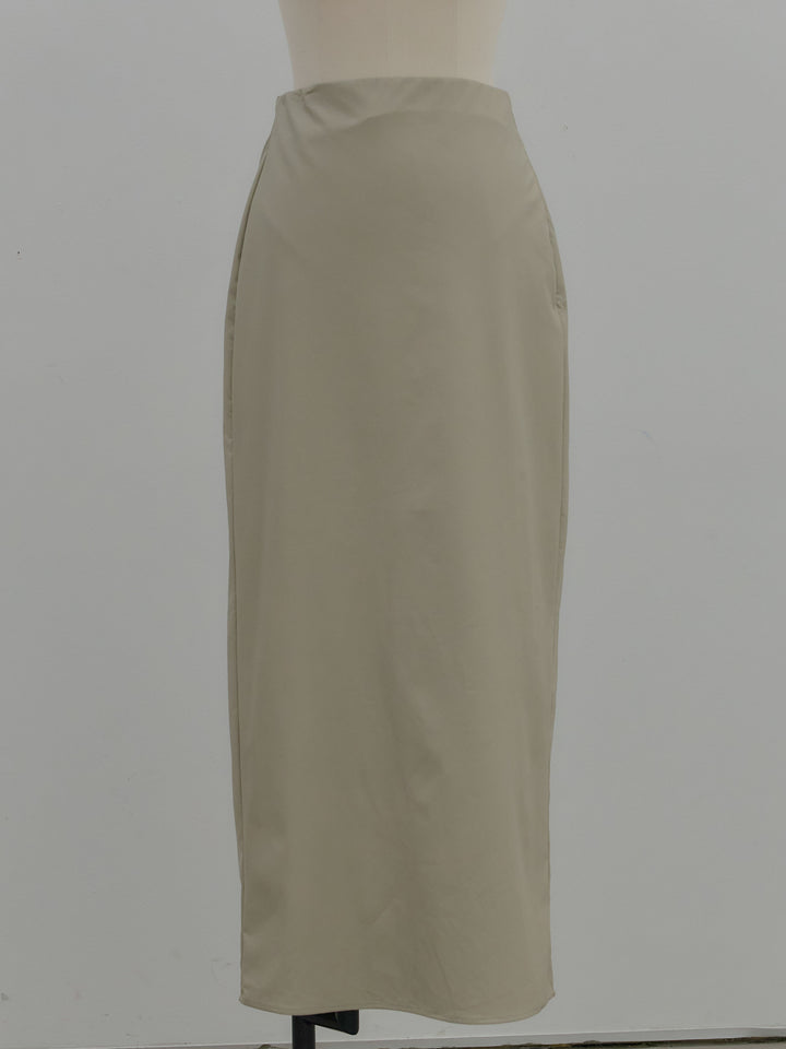 フェイクレザーナロースカート