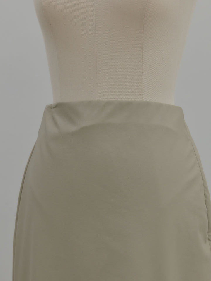 フェイクレザーナロースカート