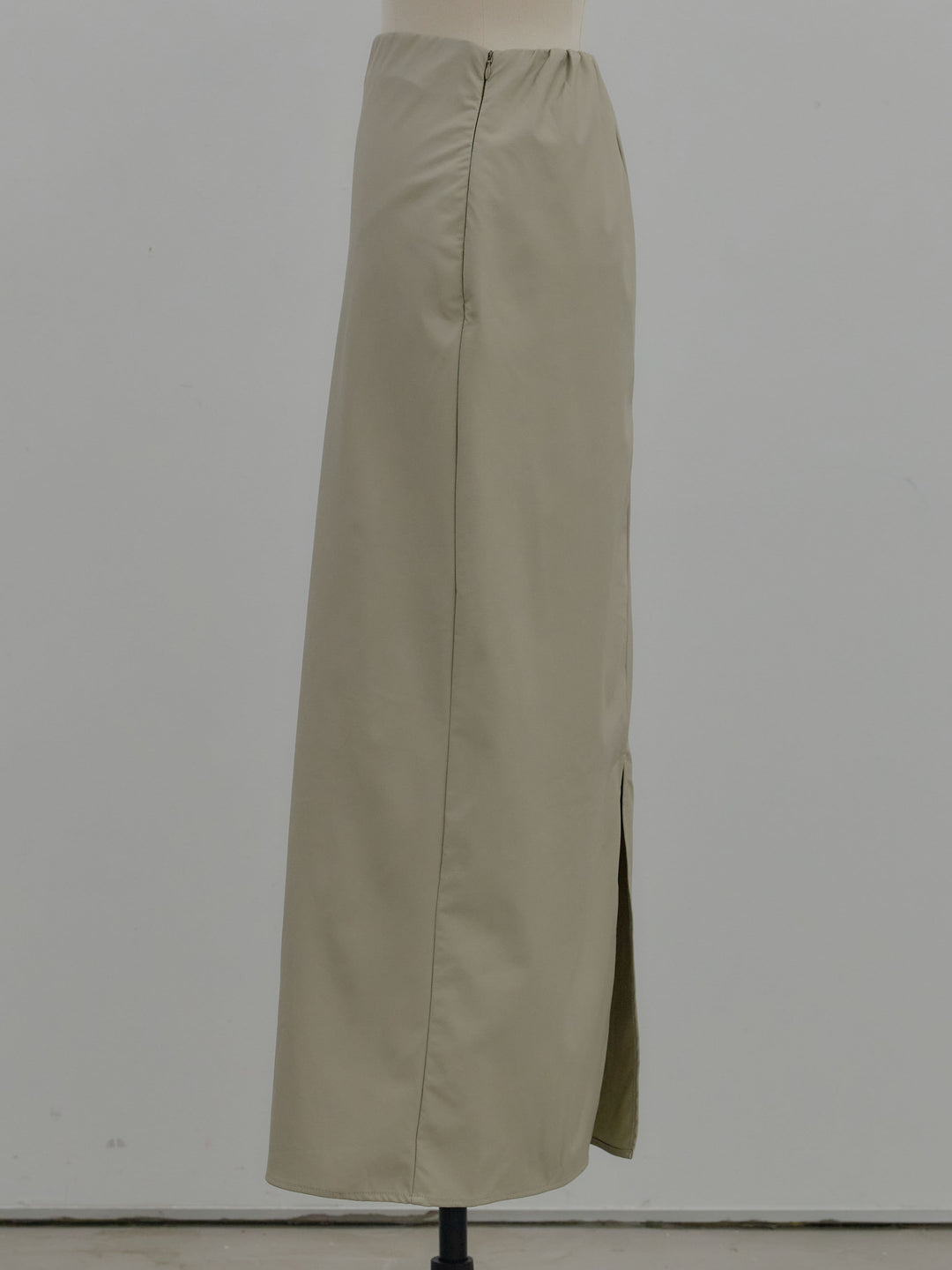 フェイクレザーナロースカート