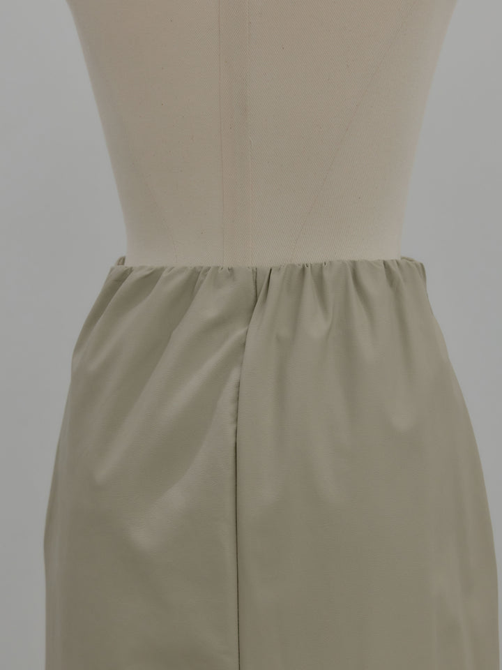 フェイクレザーナロースカート