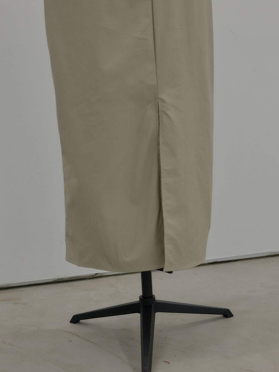 フェイクレザーナロースカート