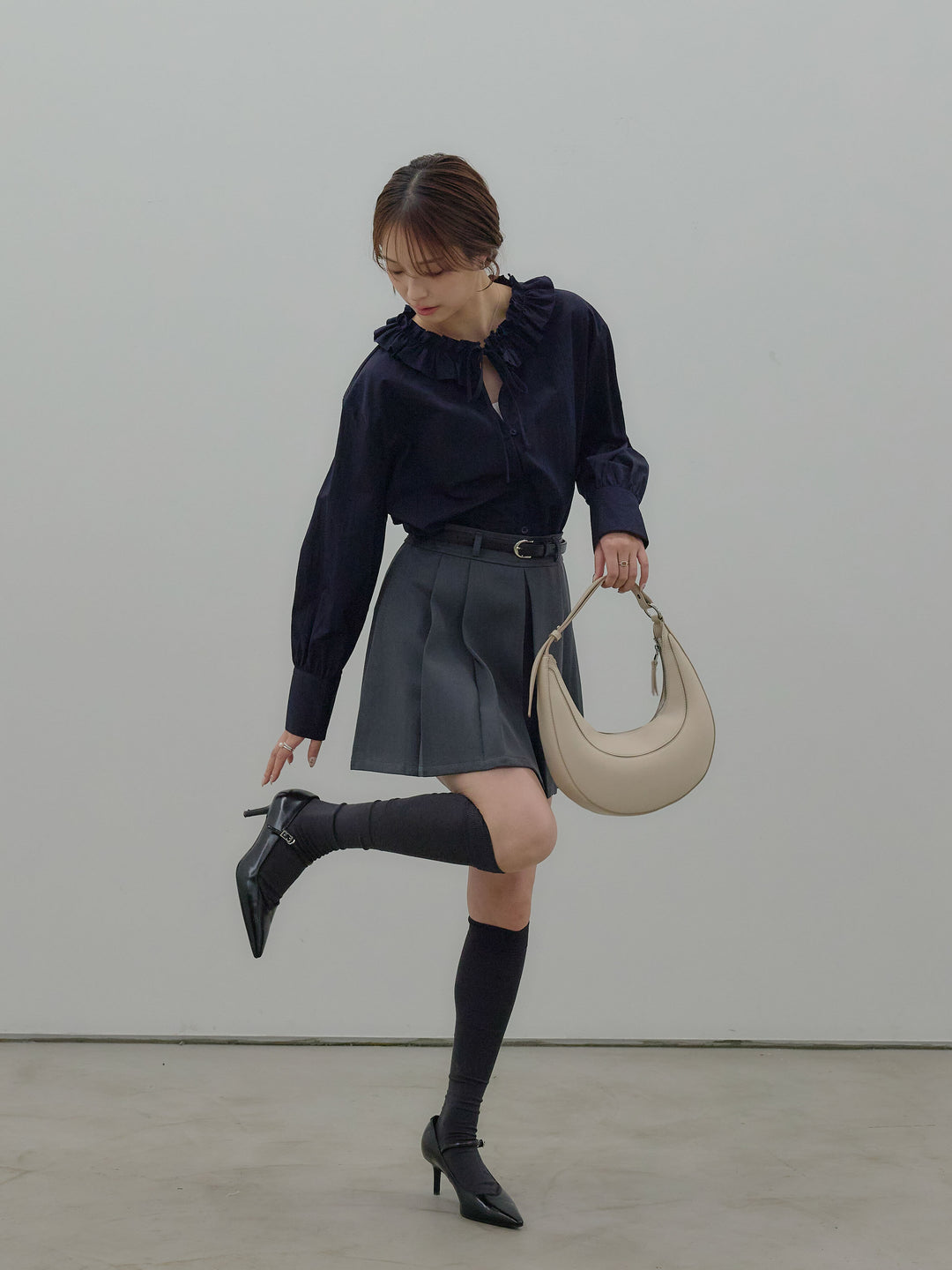 【SET】フリルネックリボンブラウス+ベルト付きプリーツミニスカート(2set)