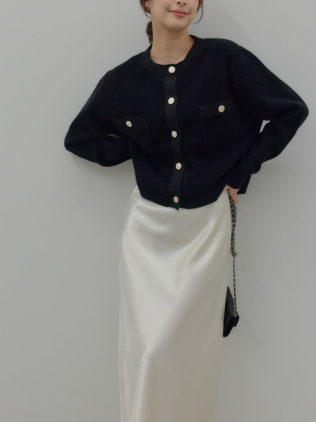 【SET】ゴールドボタンモールニットカーディガン+リュクスAラインサテンスカート(2set)