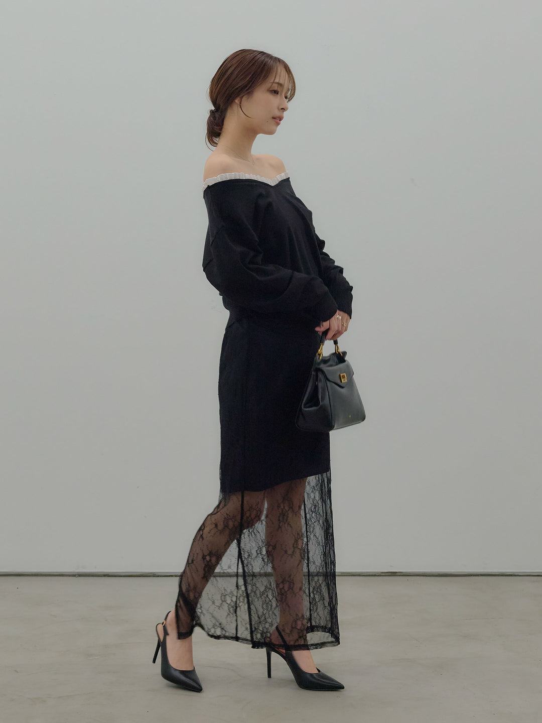 【SET】異素材コンビオフショルプルオーバー+レースレイヤードサテンタイトスカート(2set)