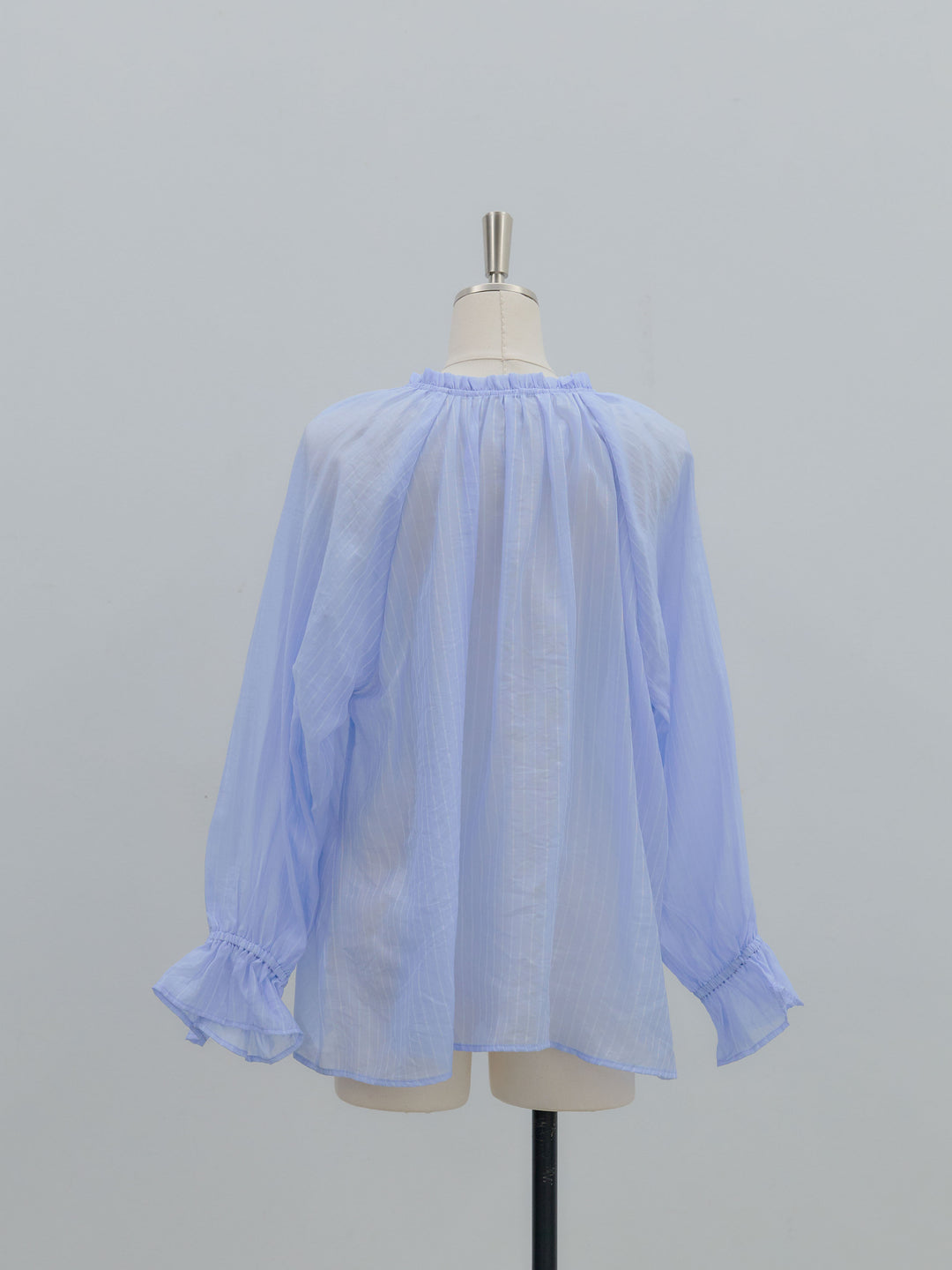 シアーピンストライプギャザーブラウス