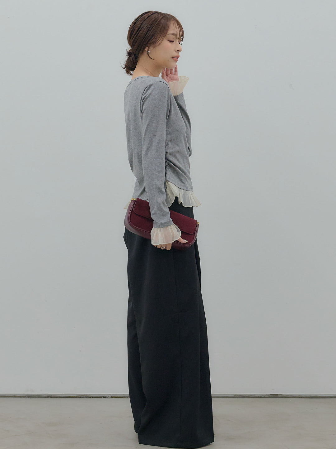 裾フリルヘンリーネックカットソー