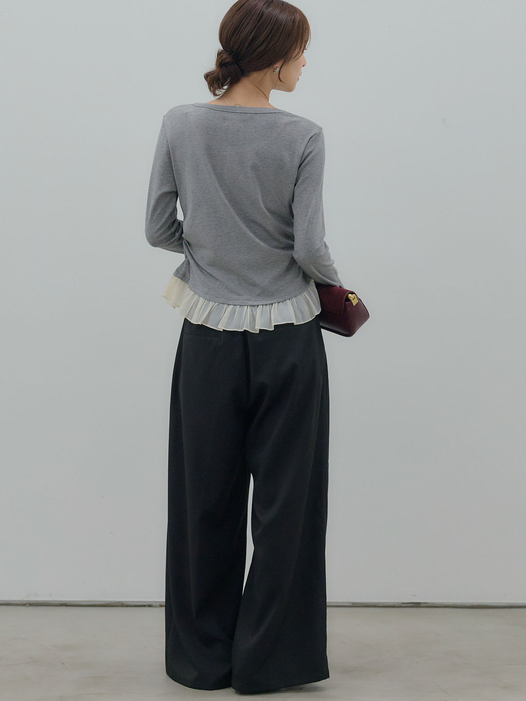 裾フリルヘンリーネックカットソー