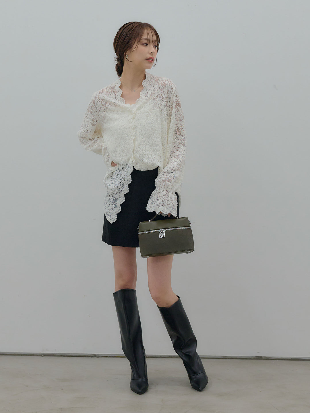 【SET】Vネック総レースブラウス+【Essential】ツイードミニスカート(2set)