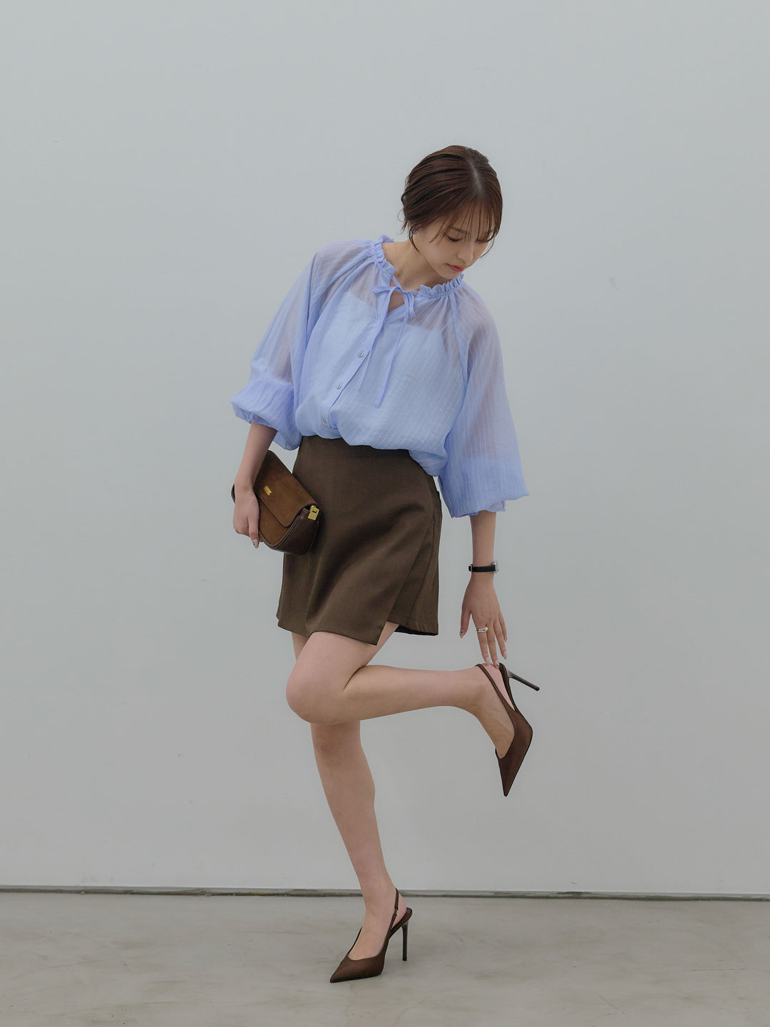 シアーピンストライプギャザーブラウス