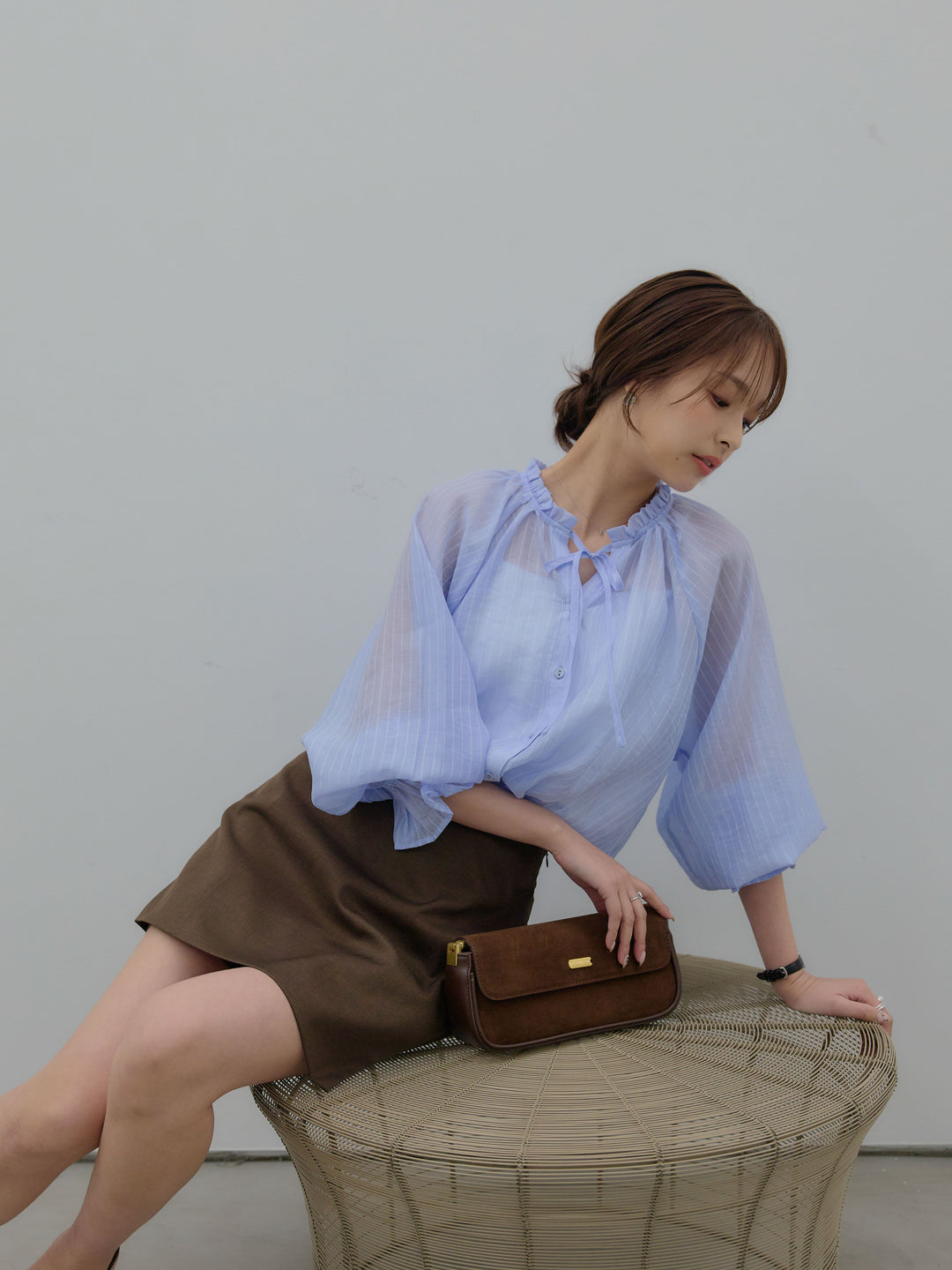 シアーピンストライプギャザーブラウス