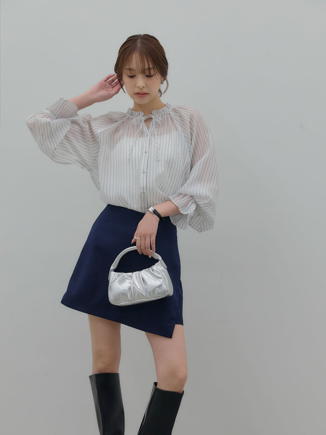 シアーピンストライプギャザーブラウス