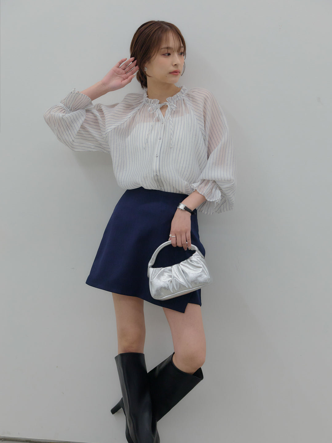 シアーピンストライプギャザーブラウス