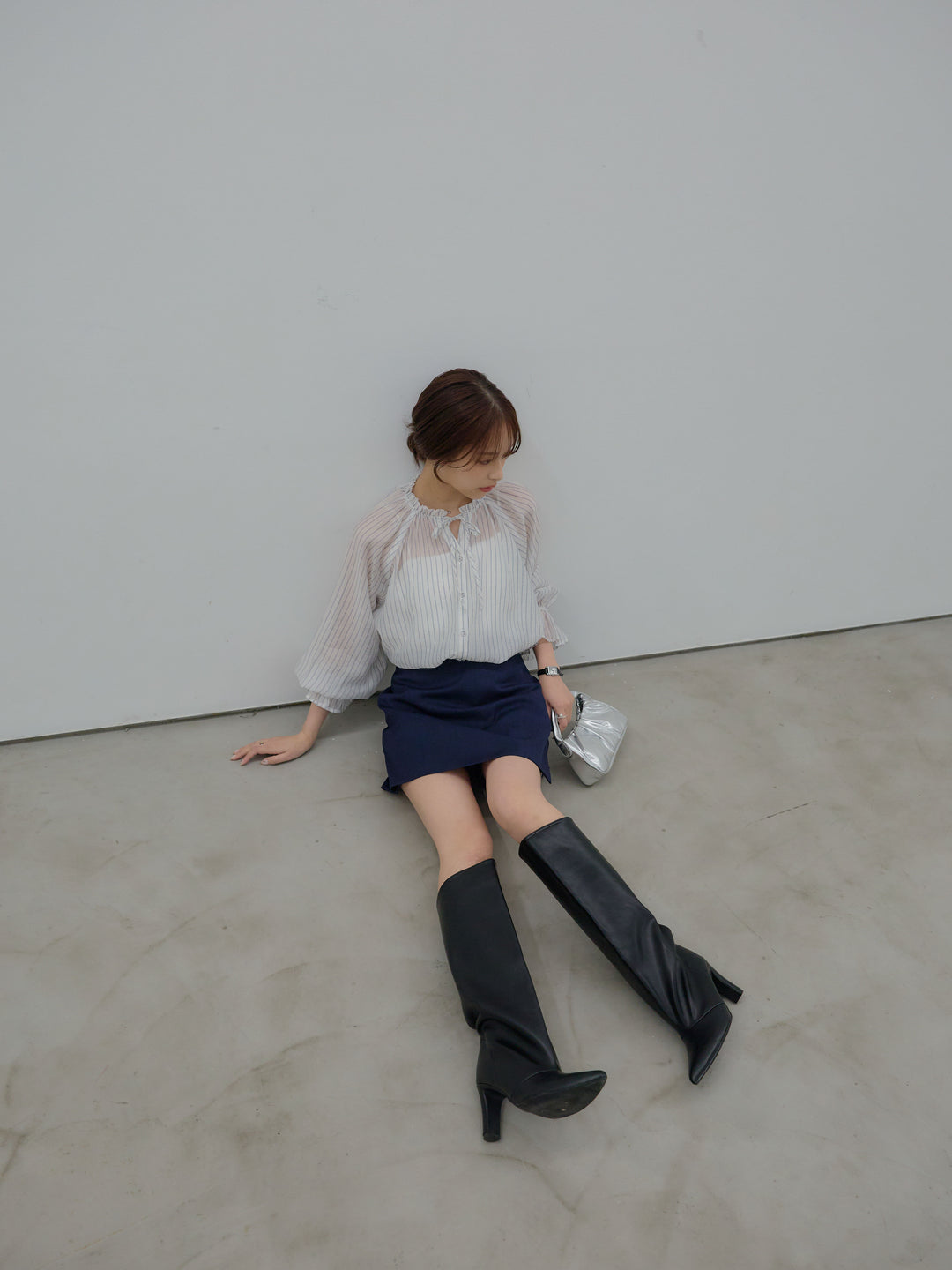 シアーピンストライプギャザーブラウス