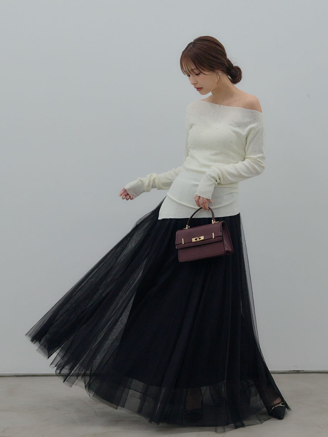 【SET】グリッターサイドスリットワンショルダーニットトップス+ボリュームチュールスカート(2set)