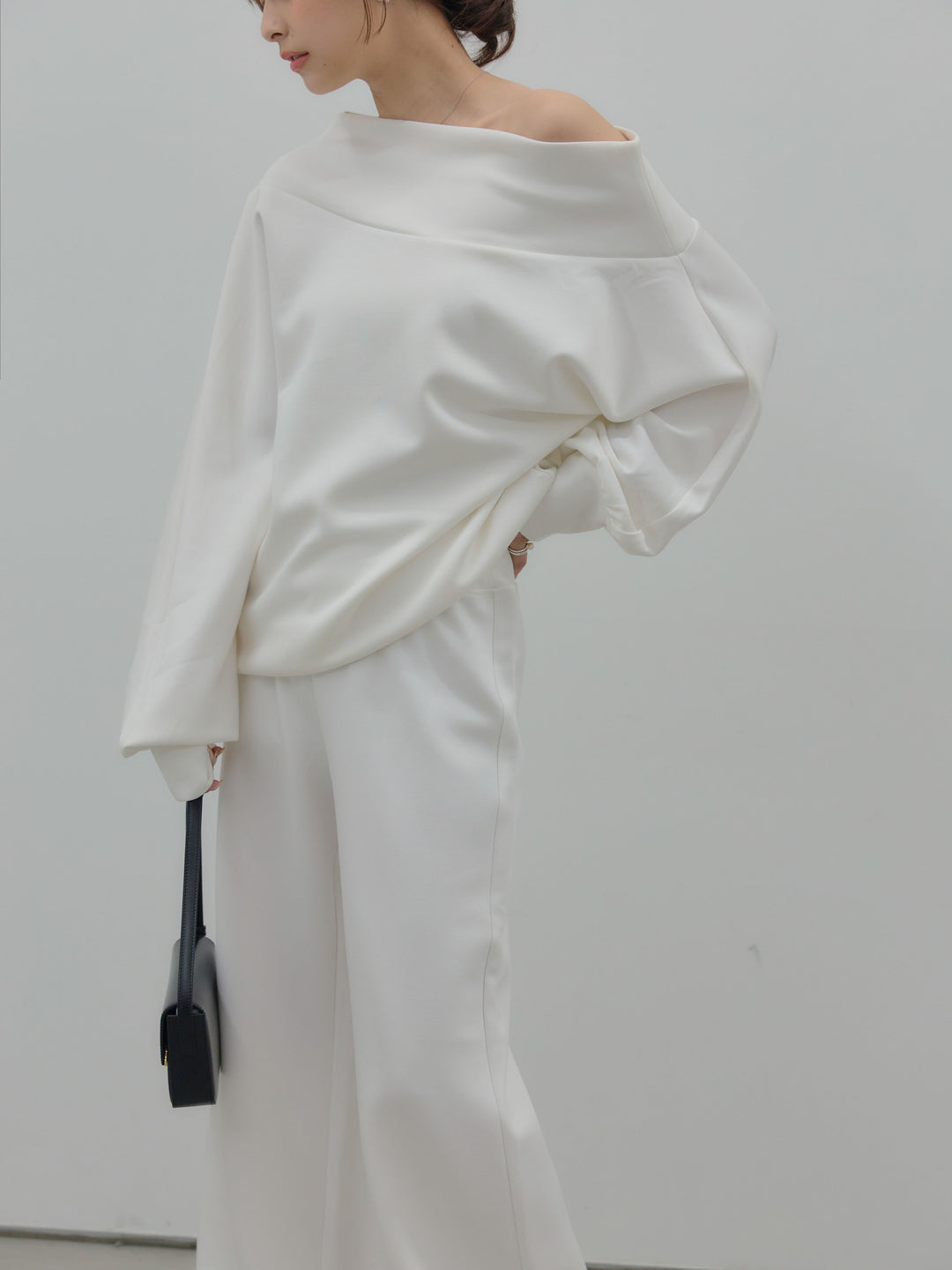 ワンショルダールーズスムーストップス