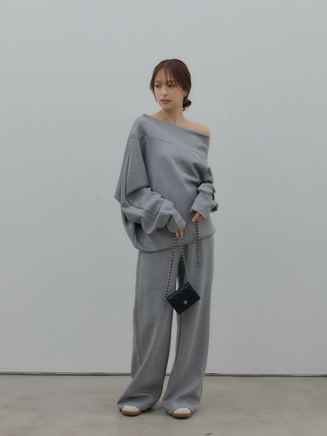 ワンショルダールーズスムーストップス