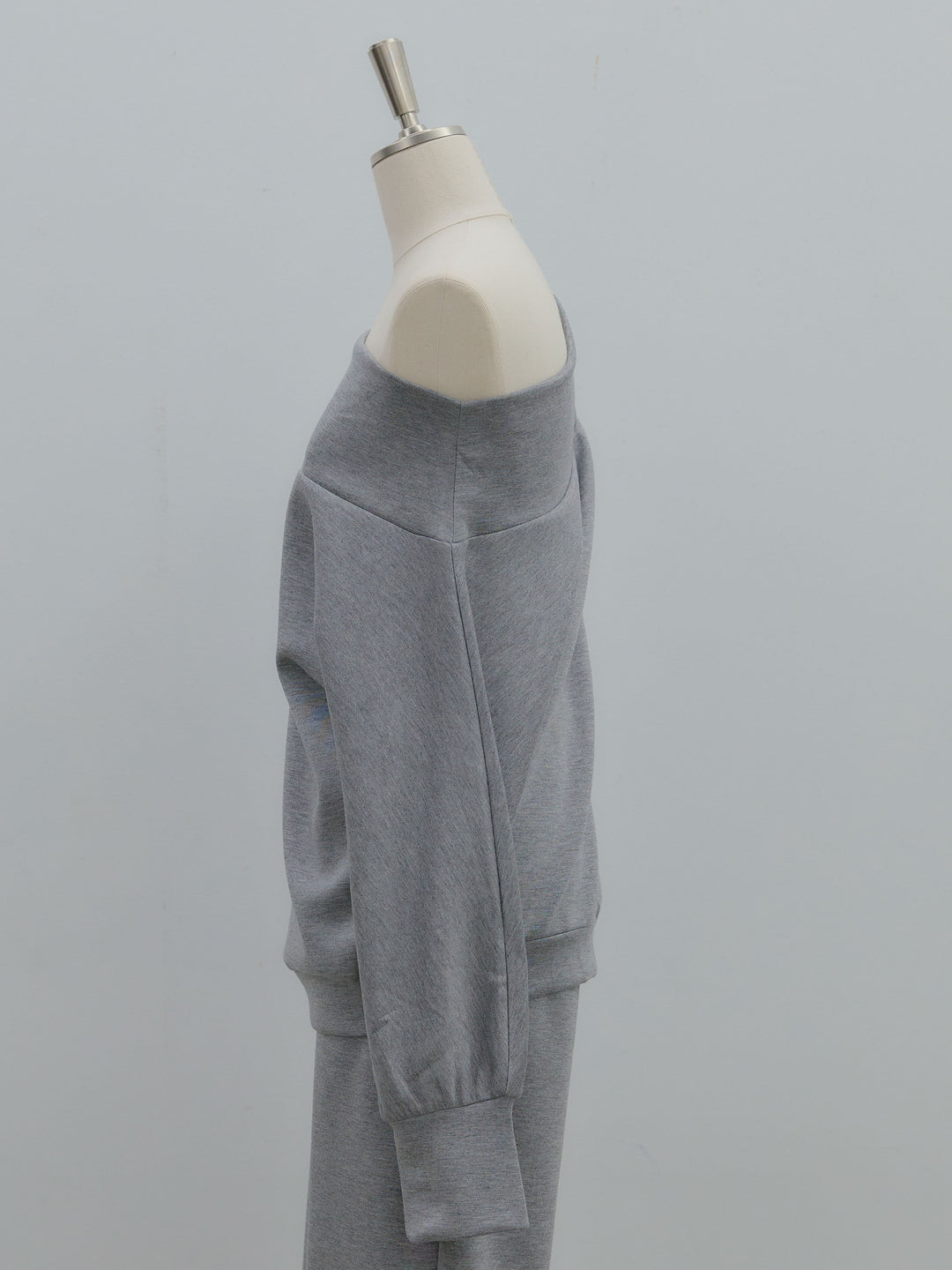 ワンショルダールーズスムーストップス