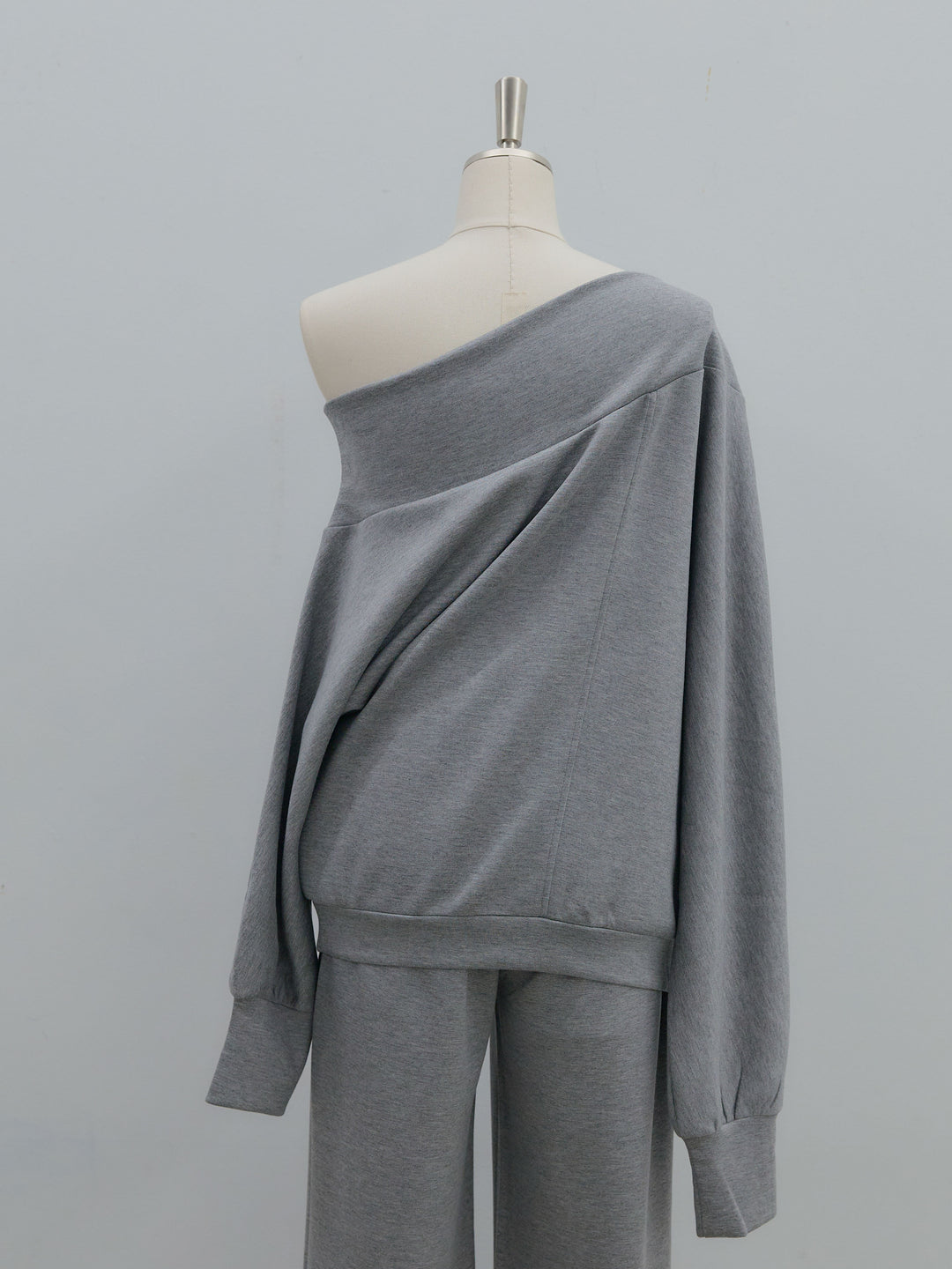 ワンショルダールーズスムーストップス