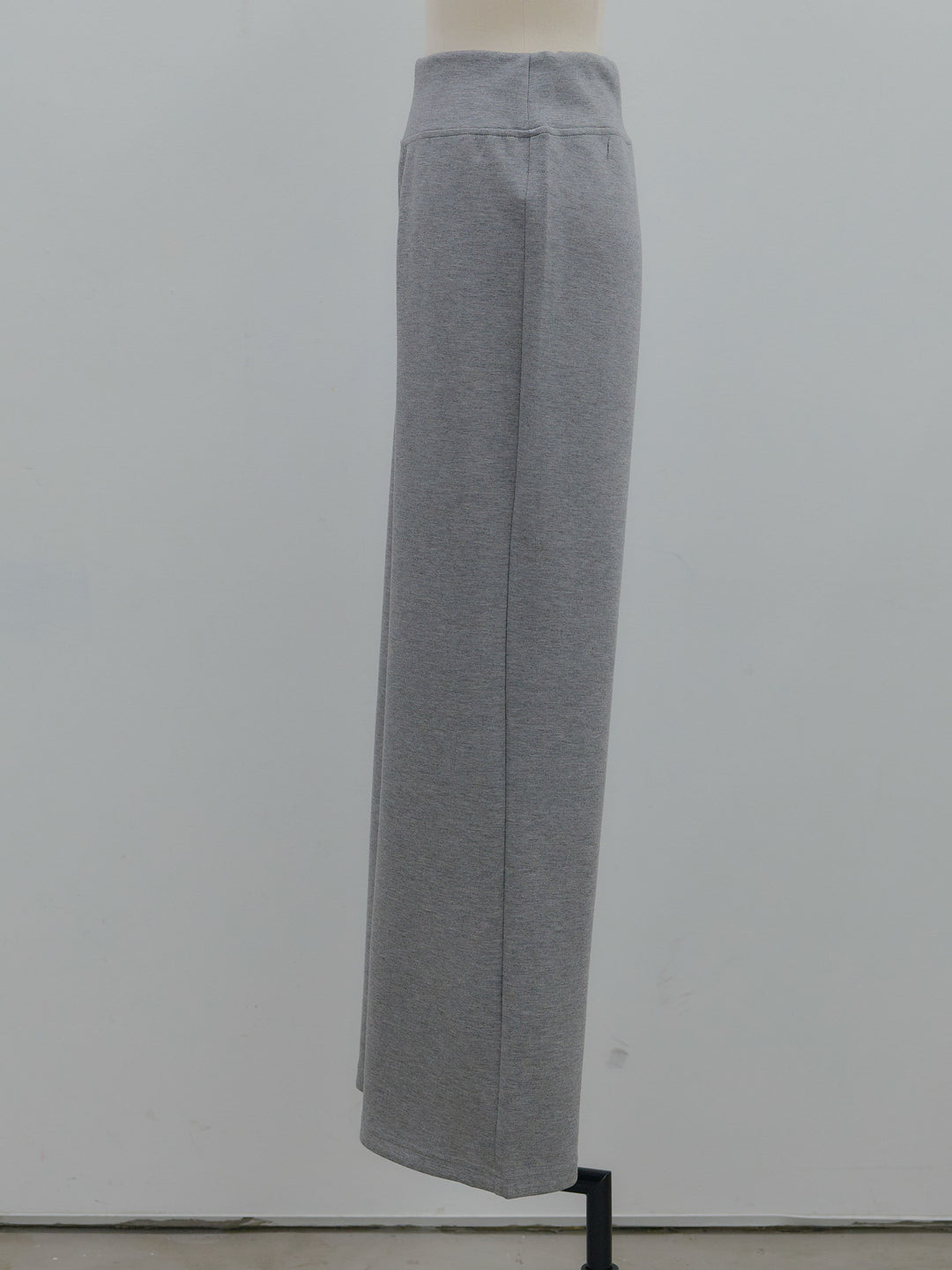 ハイウエストスムースパンツ