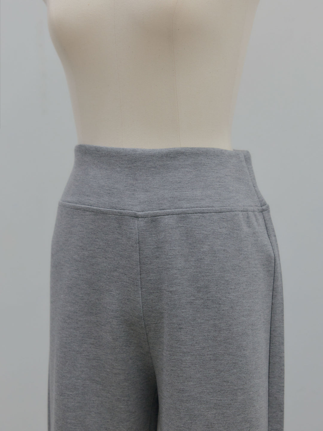 ハイウエストスムースパンツ