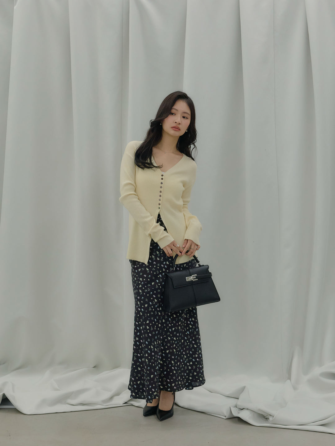 【SET】ソフトタッチVネックカーディガン+【Essential】Wrap design satin mermaid skirt(2set)