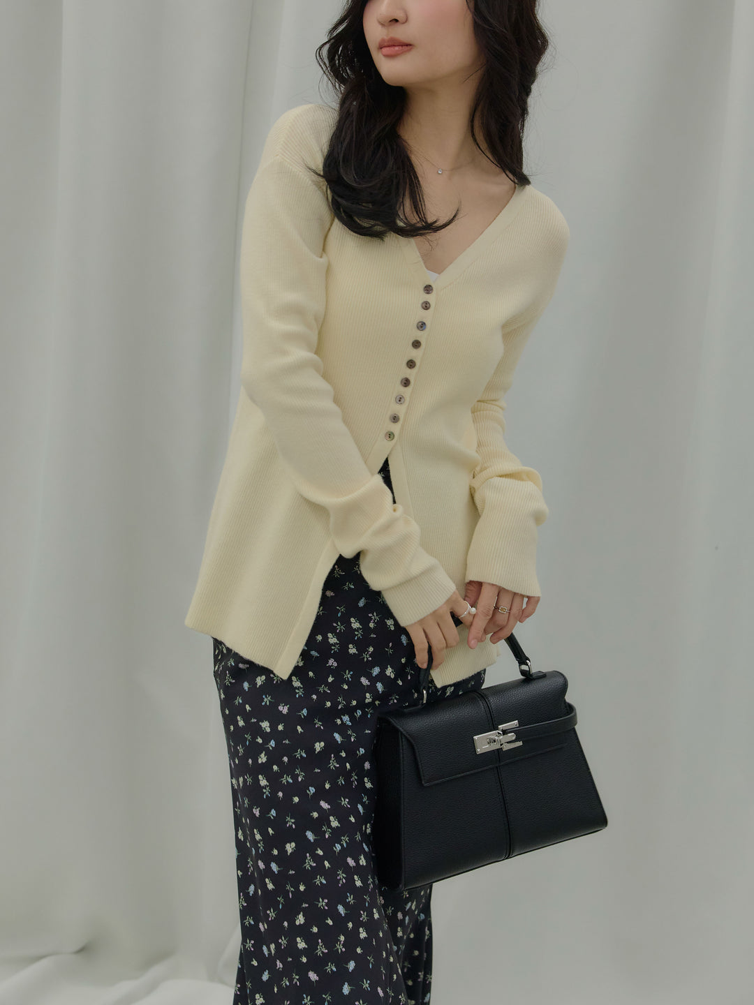 【SET】ソフトタッチVネックカーディガン+【Essential】Wrap design satin mermaid skirt(2set)