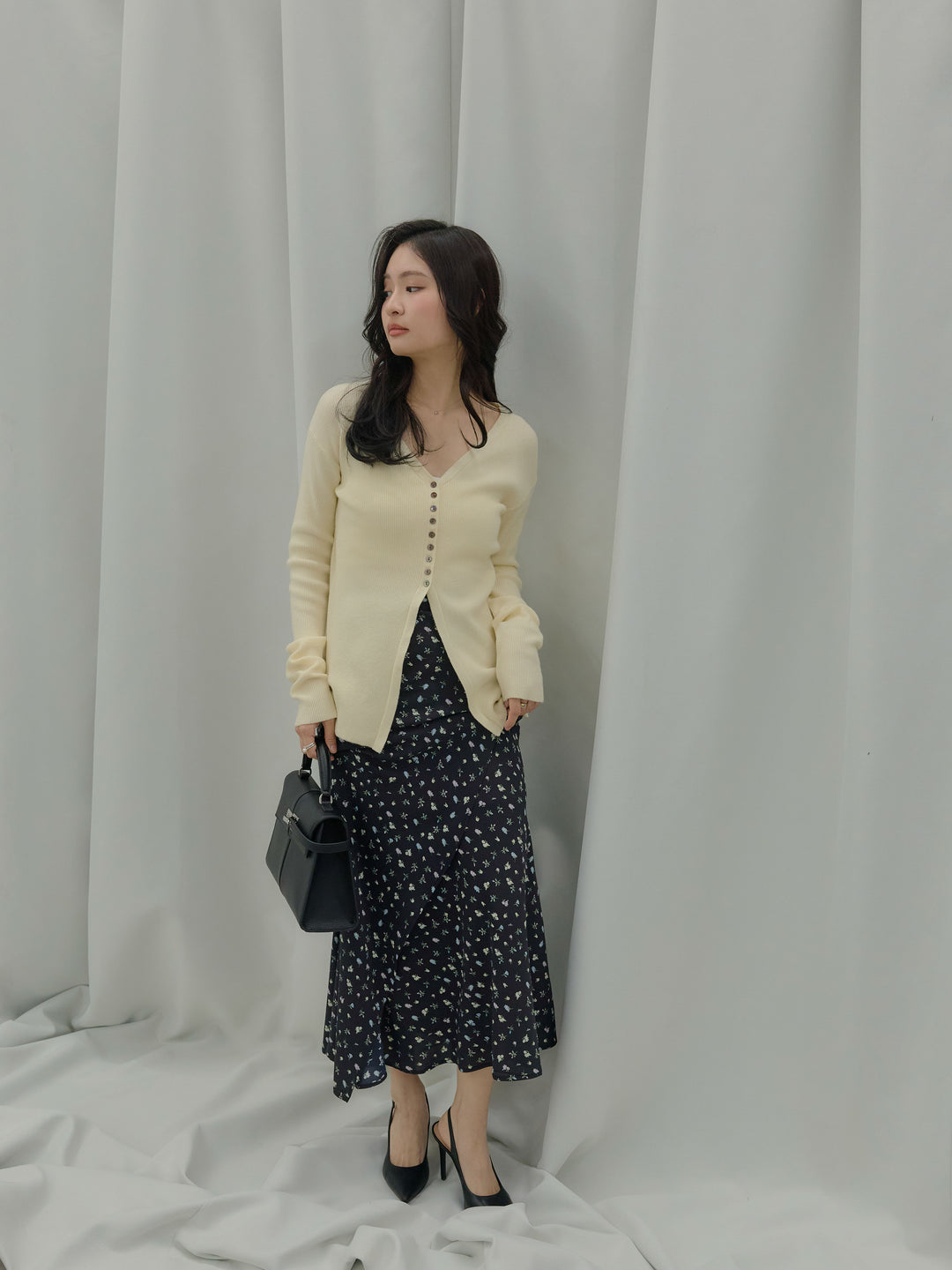 【SET】ソフトタッチVネックカーディガン+【Essential】Wrap design satin mermaid skirt(2set)