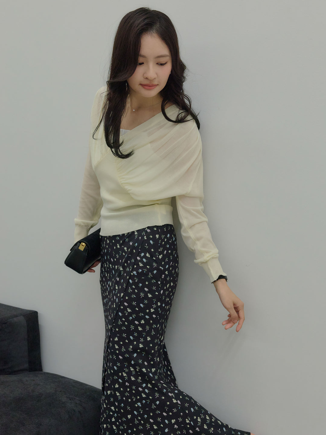 【SET】シェイプラインVネックシアーニットトップス+【Essential】Wrap design satin mermaid skirt(2set)