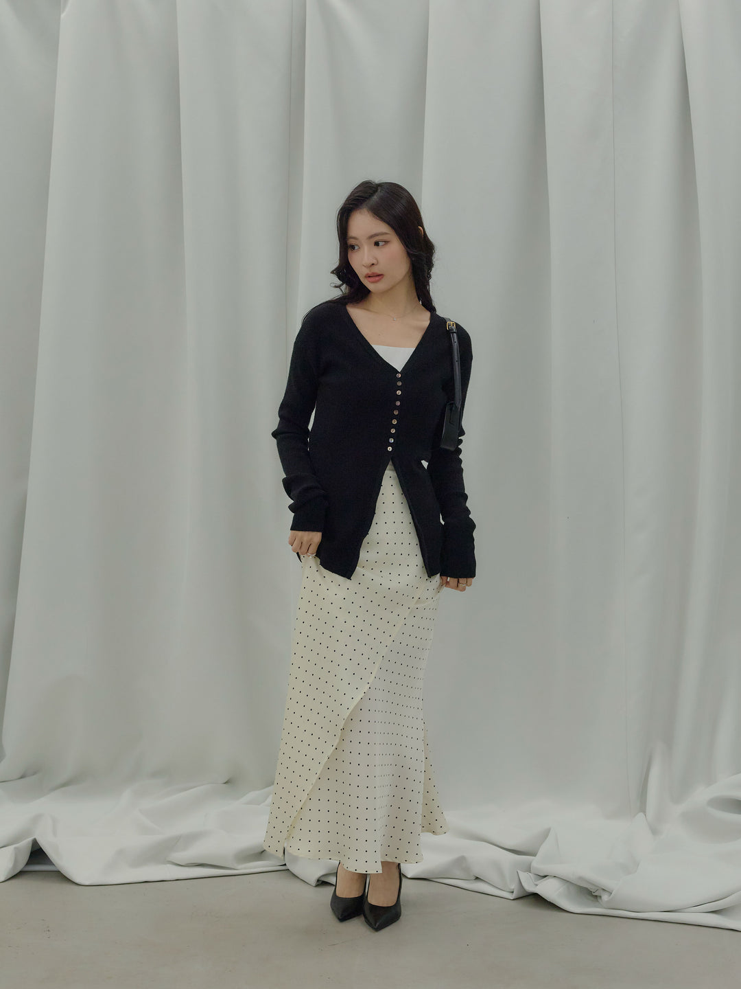 【SET】ソフトタッチVネックカーディガン+【Essential】Wrap design satin mermaid skirt(2set)