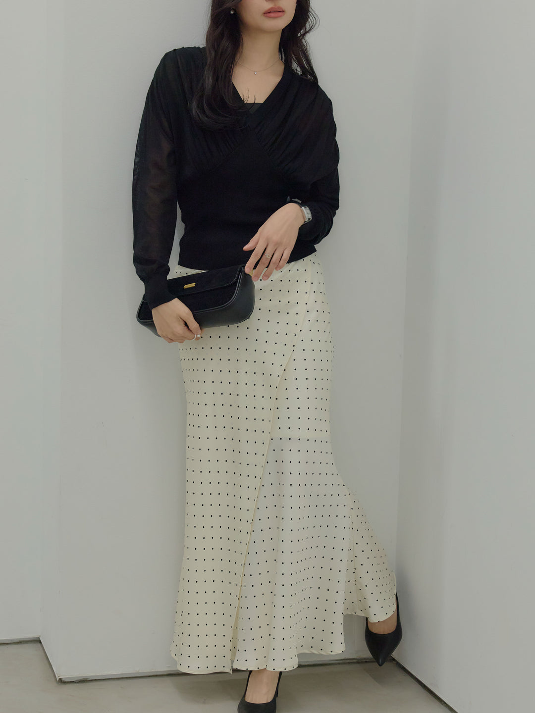 【SET】シェイプラインVネックシアーニットトップス+【Essential】Wrap design satin mermaid skirt(2set)