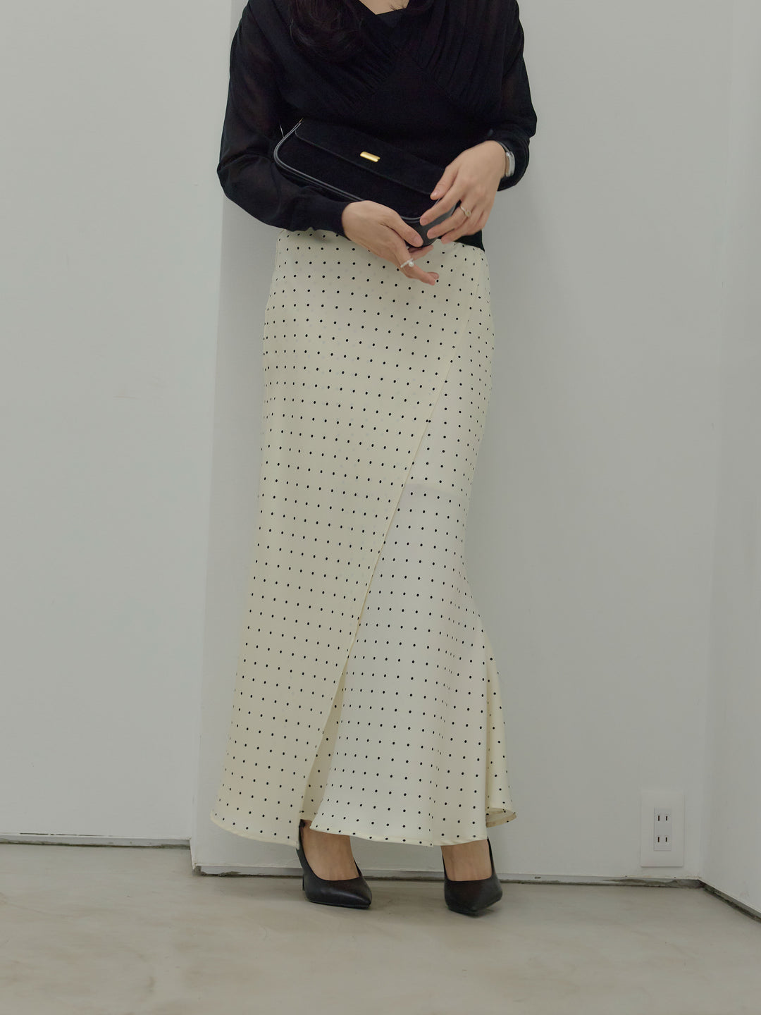 【Essential】Wrap design satin mermaid skirt