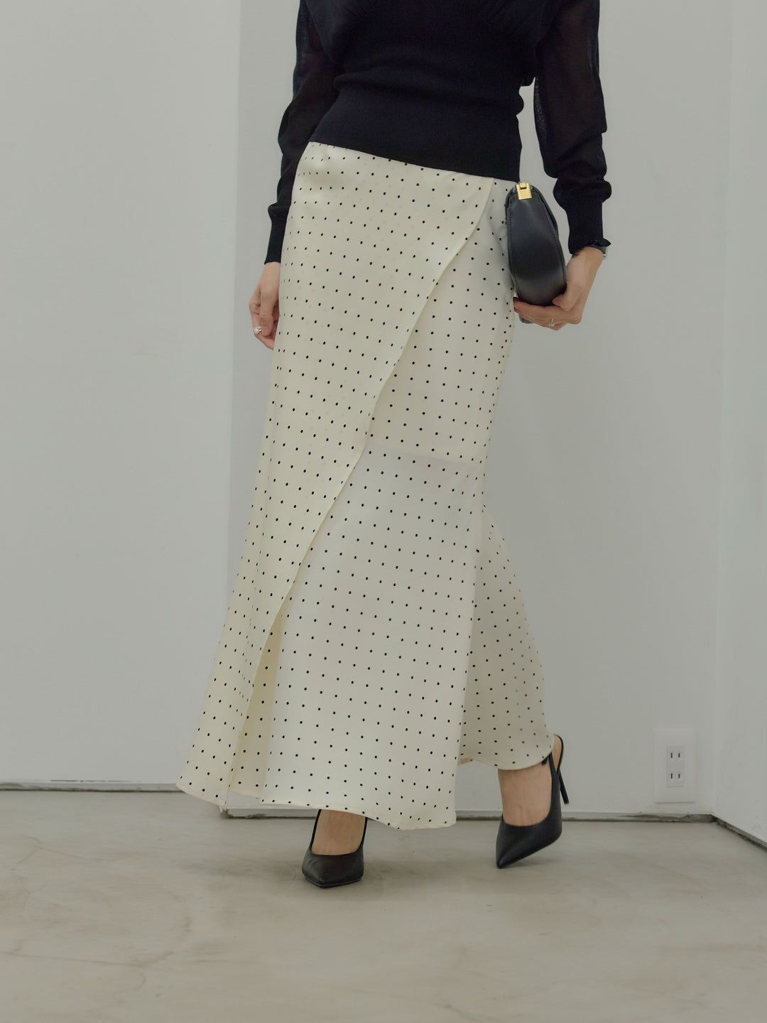 【Essential】Wrap design satin mermaid skirt