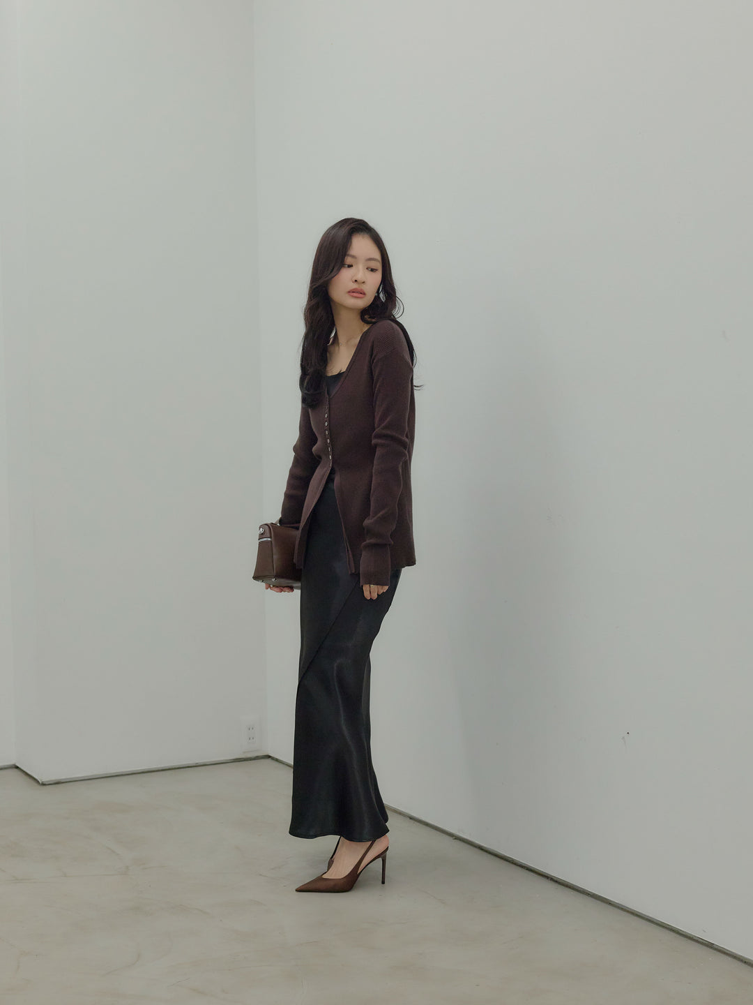【SET】ソフトタッチVネックカーディガン+【Essential】Wrap design satin mermaid skirt(2set)