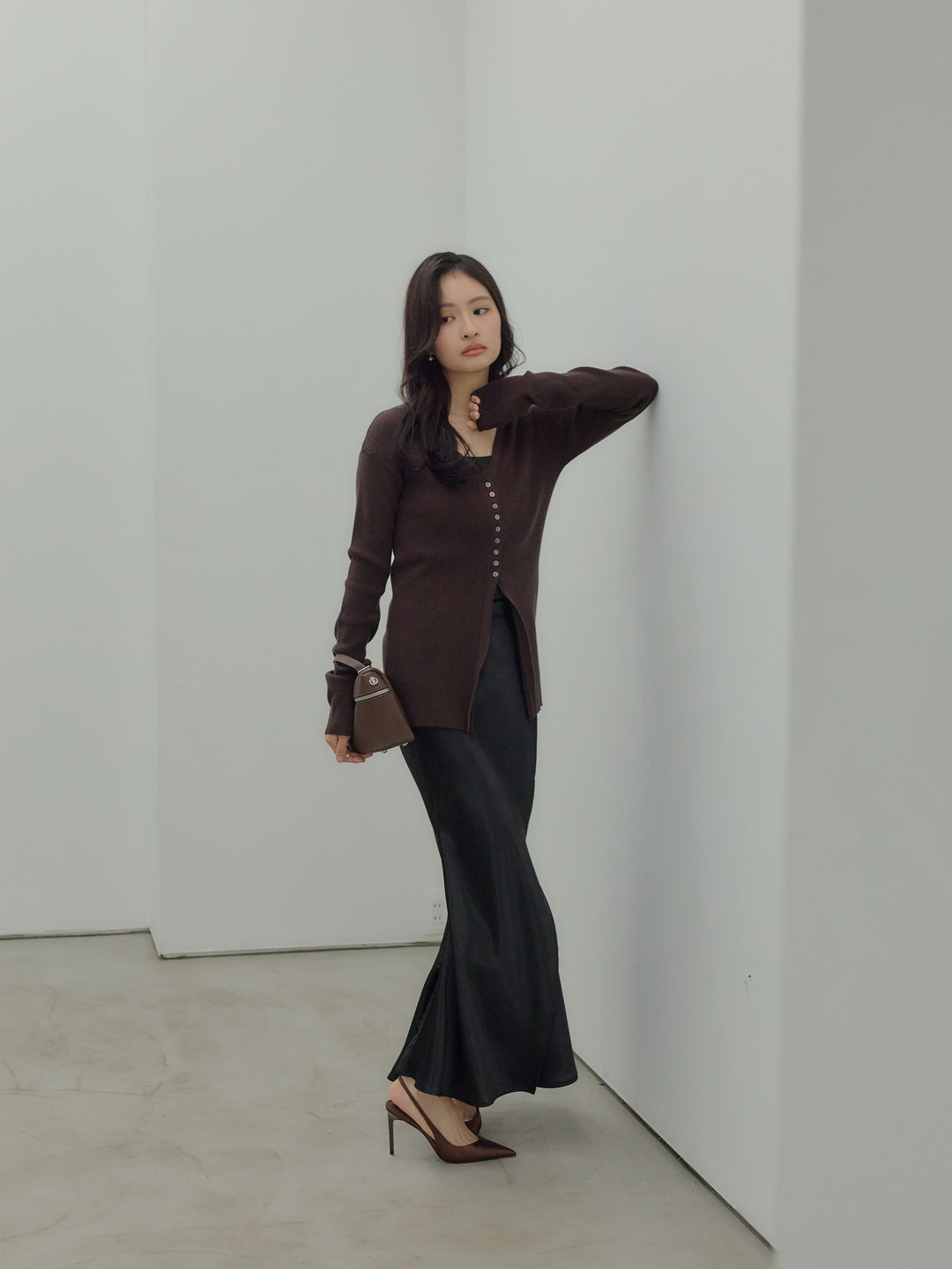 【SET】ソフトタッチVネックカーディガン+【Essential】Wrap design satin mermaid skirt(2set)