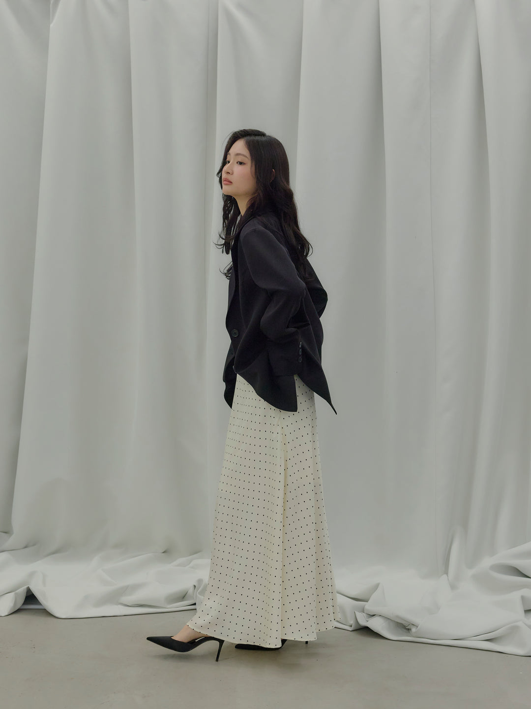 【Essential】Back open satin camisole dress