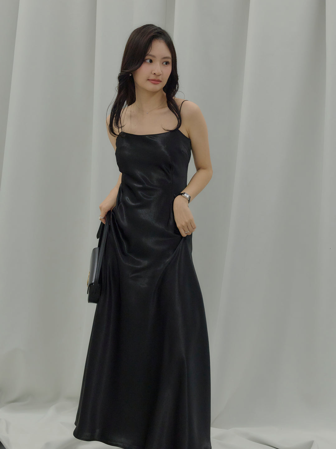 【Essential】Back open satin camisole dress