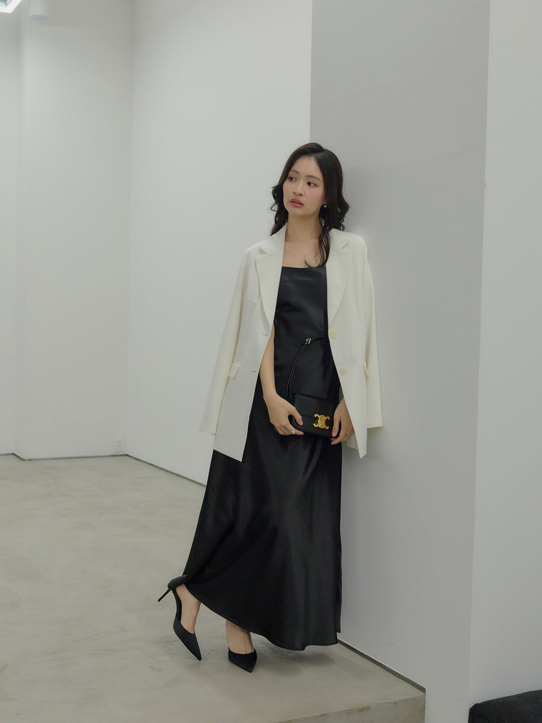 【Essential】Back open satin camisole dress