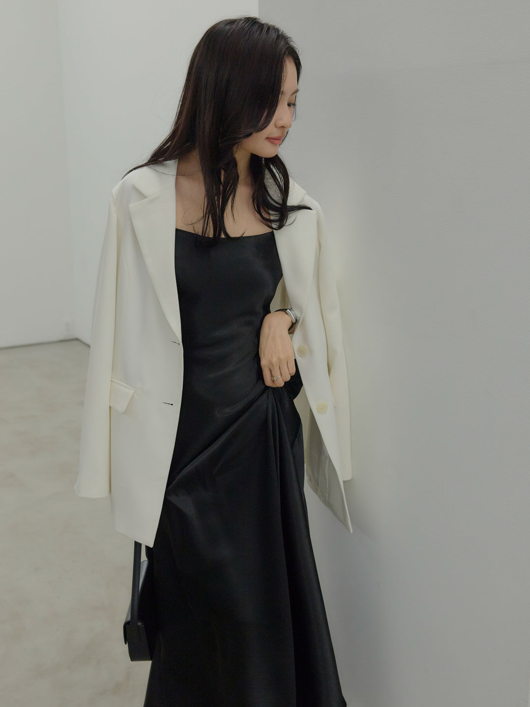 【SET】【Essential】Authentic jacket+【Essential】Back open satin camisole dress(2set)