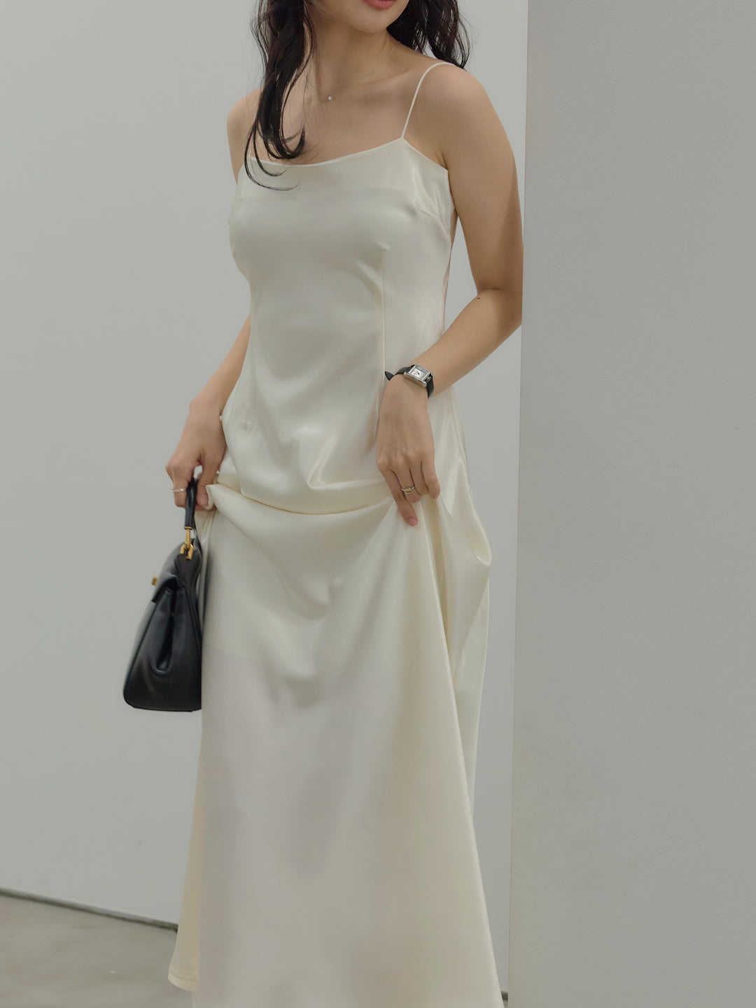 【Essential】Back open satin camisole dress