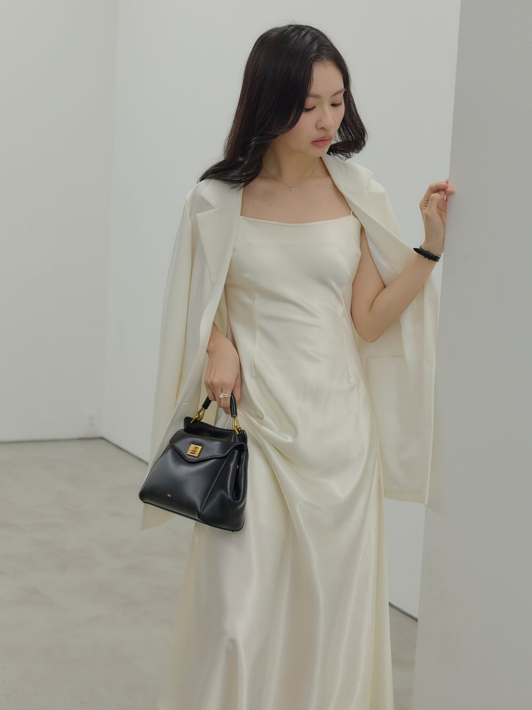 【Essential】Back open satin camisole dress