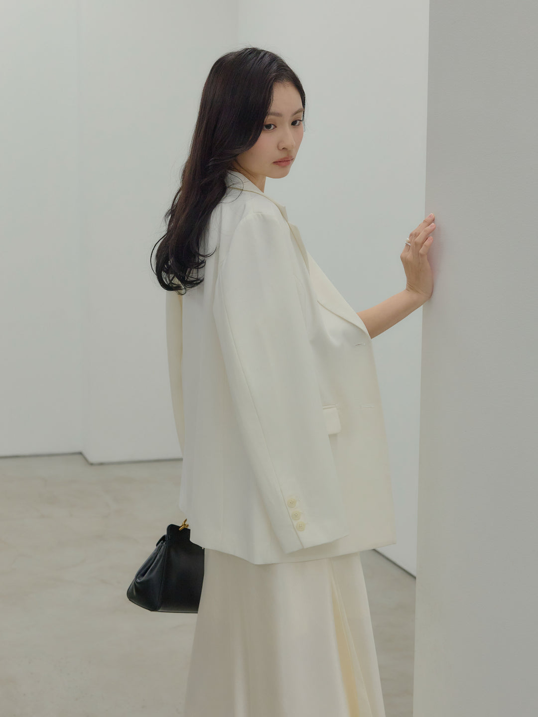 【SET】【Essential】Authentic jacket+【Essential】Back open satin camisole dress(2set)