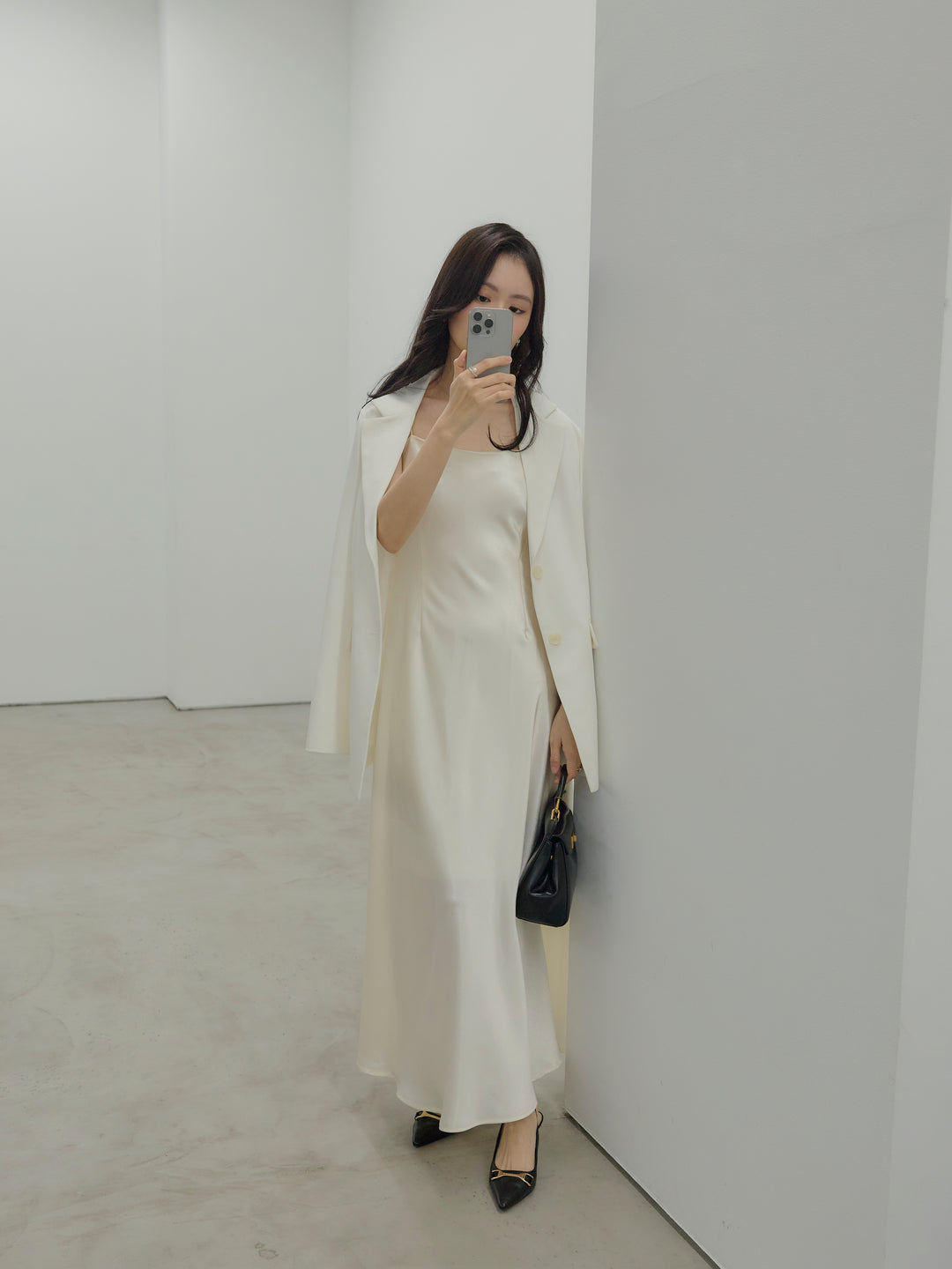 【Essential】Back open satin camisole dress