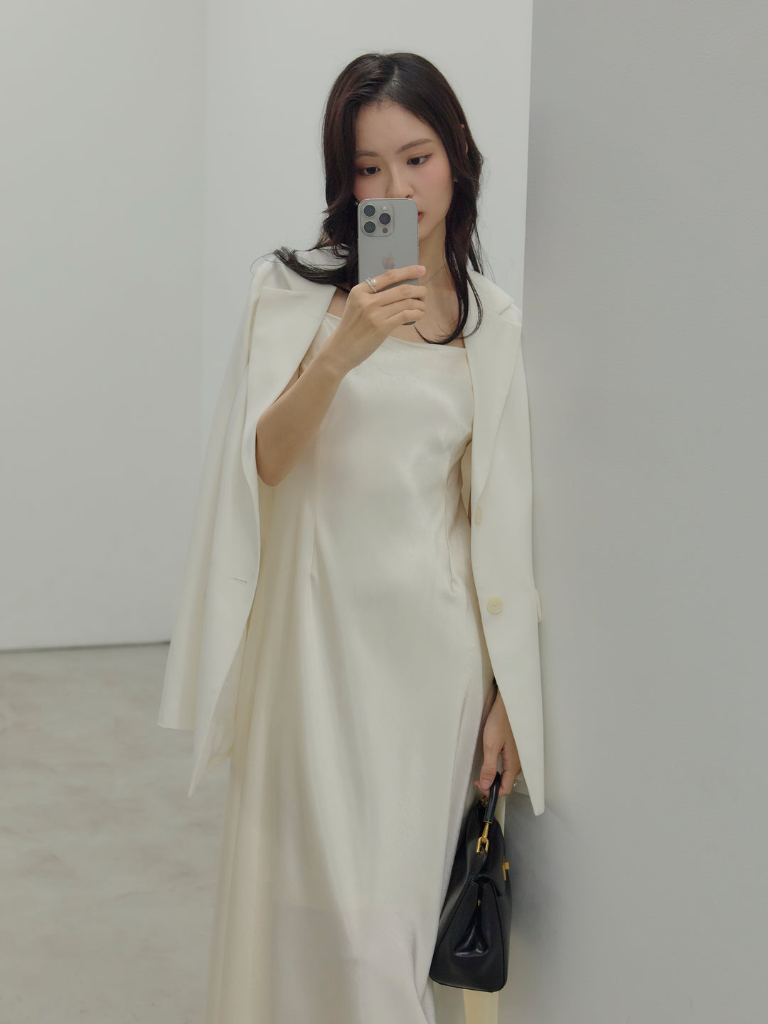 【Essential】Back open satin camisole dress