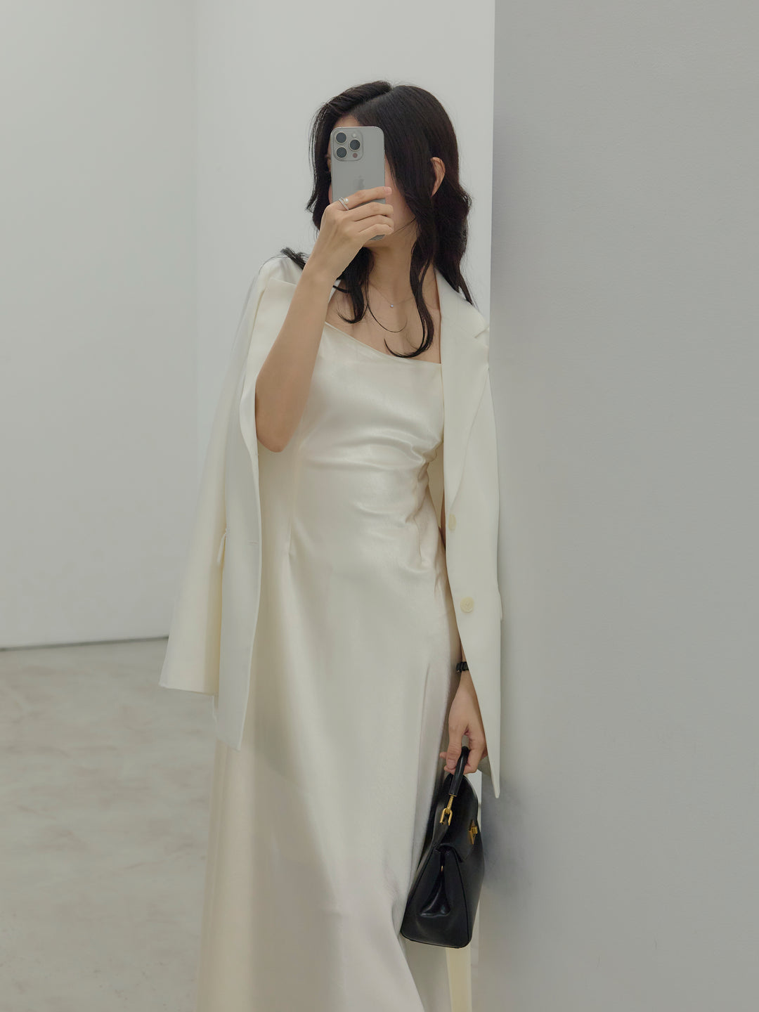 【Essential】Back open satin camisole dress